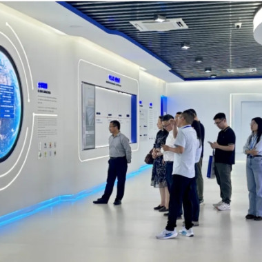 2025年6月 温州理工学院电子与电气工程学院院长一行赴欧博ABG电气集团考察调研